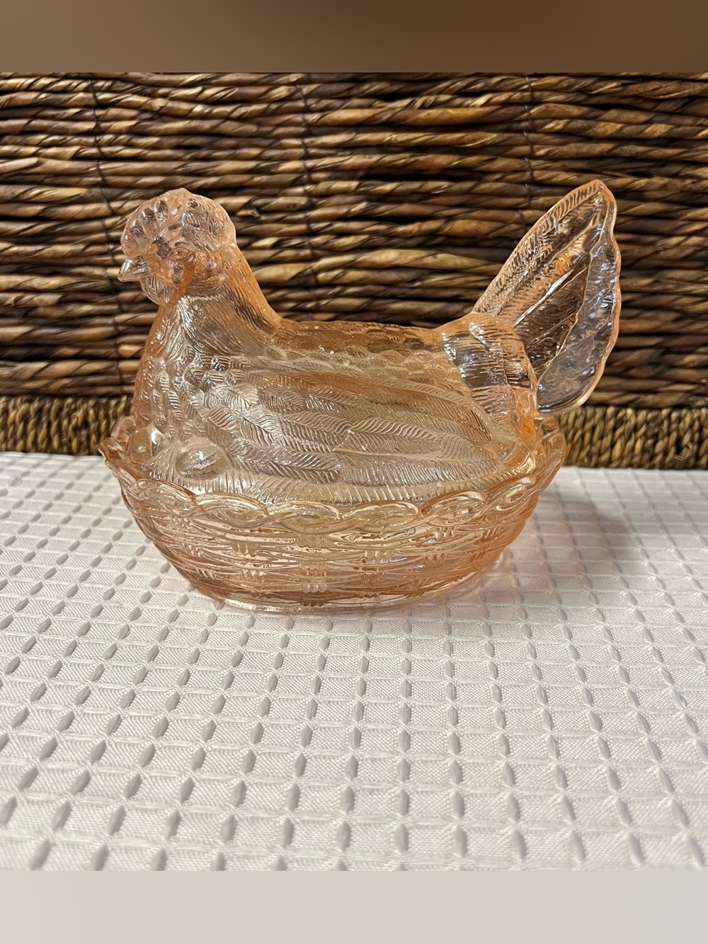 Hen on Nest Hsinchu Pink Glass Mid Century 1950’s-1960’s HON